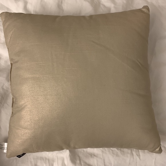 2 pack HC Textured Metallic 18" Square Decorative Pillow Rose Gold - Picture 4 of 9